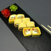 Тортилья с копченым лососем в Sushi time