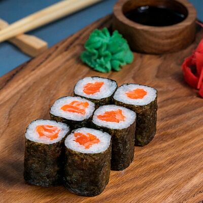 Ролл с Лососем в Рам Суши по цене 370 ₽