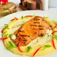 Куриная грудка с сырным кремом и вялеными томатами в Троицкий