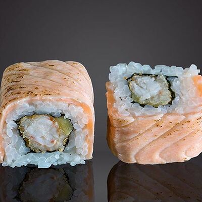 Опаленный лосось с креветкой в Суши ЭДО по цене 1150 ₽