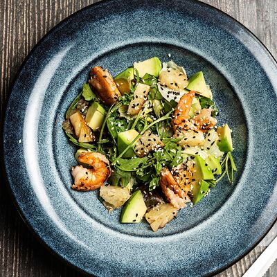 Салат с креветками в Булл Вар по цене 1170 ₽