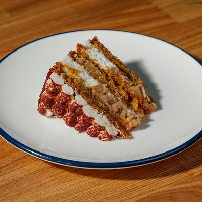 Торт морковный в Cream Soda по цене 380 ₽