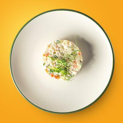 Оливье с курочкой в Густо & Пряно по цене 188 ₽