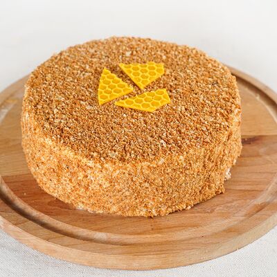 Медовик со сметанным кремом в Эклер по цене 1950 ₽