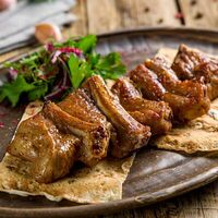Шашлык из свиных рёбрышек в Магия мангала BBQ