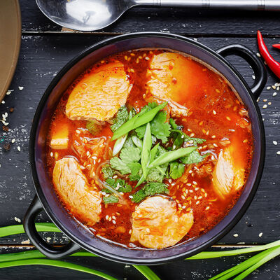 Суп Кимчи Тиге с курицей в Kuksu №1 по цене 589 ₽