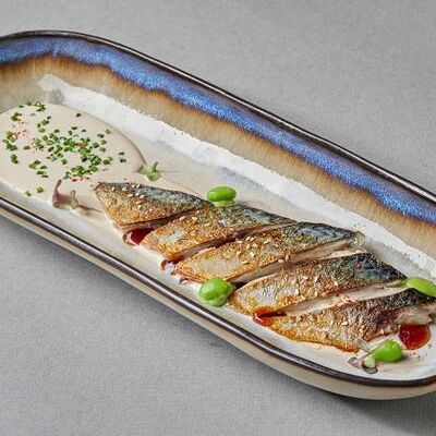 Татаки из скумбрии с фирменным соусом в Шикари по цене 490