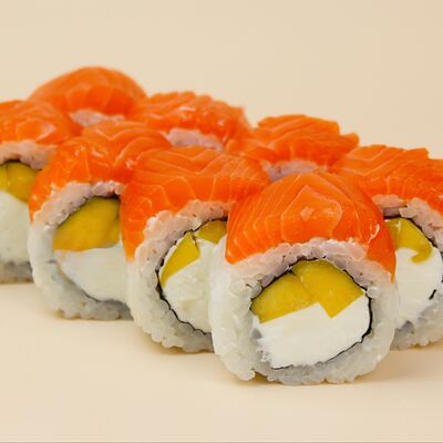 Филадельфия с манго в Суши Сэгун и роллы по цене 949 ₽