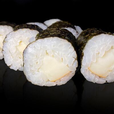 Ролл с кальмаром (г/к) в I-FISH по цене 259 ₽
