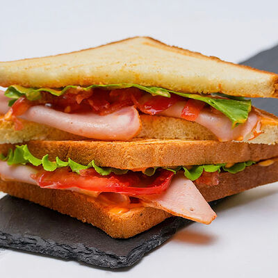С индейкой сэндвич в SANDI по цене 469 ₽