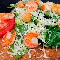 Цезарь с креветками в Уют