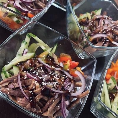 Дрезденский язык- салат в Генрих и Генриетта по цене 390 ₽