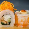 Ролл с тигровыми креветками и копченым угрем в Yellowfin sushi по цене 920