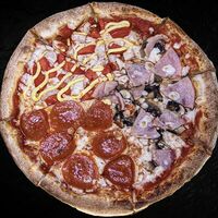 Пицца Три вкуса в Суши-бар Сакура