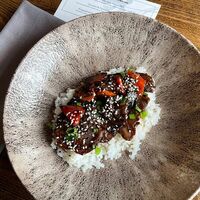 Говядина в устричном соусе с рисом в More More