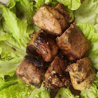 Свиной шашлычный сет (3-4 человека) в Мужчина готовит по цене 2700 ₽