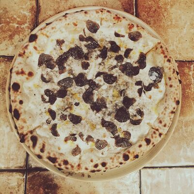 Пицца с трюфелем 30 см в Pizza Volante по цене 1570 ₽