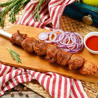 Шашлык из cвинoй шейки в Хинкали и шашлык Реутов по цене 480
