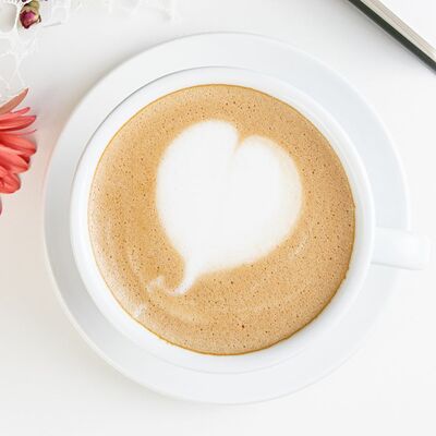 Флэт Уайт в Много хлеба по цене 175 ₽