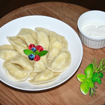 Вареники с творогомв Пельменная №1 по цене 340 ₽