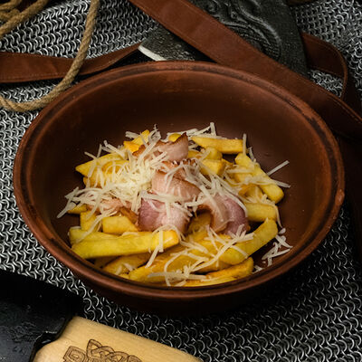 Картофель фри с беконом и сыром в Бар Бьёрнхейм Bjornheimr по цене 380 ₽