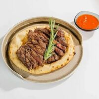 Стейк Рибай с питой в Bistro Pizzateca 9.8