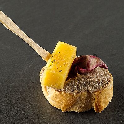 Кростини с грибами в Brusketta.pro по цене 172 ₽