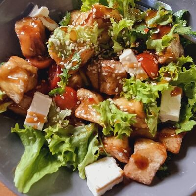 Теплый салат с баклажанамив Встречасто по цене 650 ₽