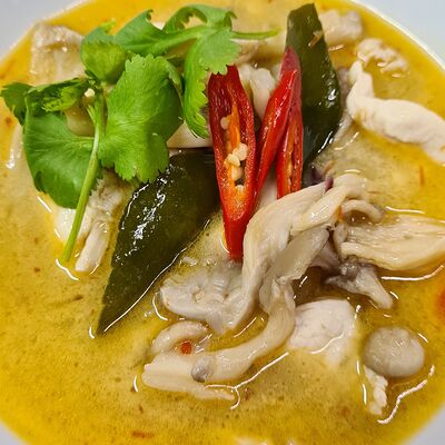 Том ям с курицей в Kuksu House по цене 660 ₽