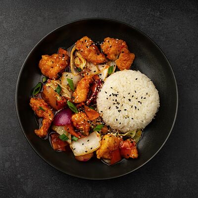 Курица в кисло-сладком соусе в WOOJI по цене 590 ₽