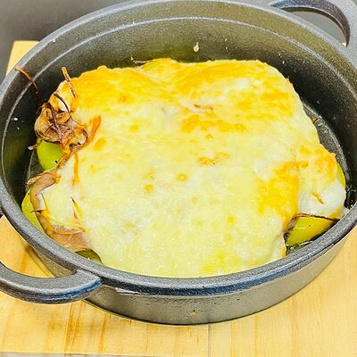 Язык запеченный с картофелем под сырной шапочкой в Сытый лис по цене 450 ₽