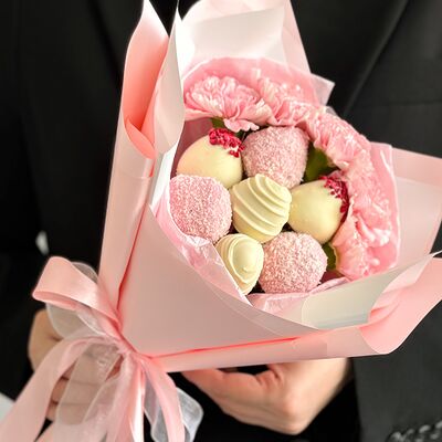 Клубничный букет в шоколаде Джунв Клубника по цене 3290 ₽