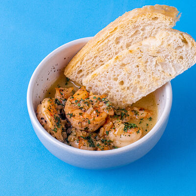 Креветки в винном соусе в Мечтатели по цене 495 ₽