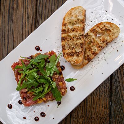 Тартар из тунца с манго и соусом юдзу в HEDONIST по цене 24 р.