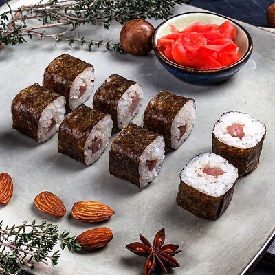 Ролл Магуро маки в Дом роллов по цене 130 ₽