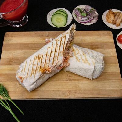 Шаурма классическая в Хинкальная Легенда по цене 500 ₽