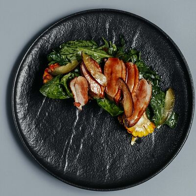 Филе утки с молодой кукурузой и соусом Бургунь в Сад on line по цене 730 ₽