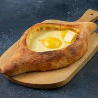 Хрустящий аджарский из дровяной печи в BERICONI