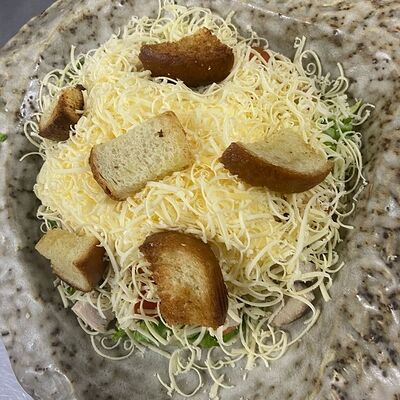 Цезарь с курицей в Ок-сарой по цене 350 ₽