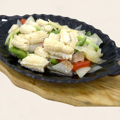 Кальмары жареные со сладким перцем в Золотая панда по цене 1862 ₽