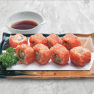 Ролл Темпура Калифорния с мясом краба в Ichiban Boshi по цене 1100 ₽