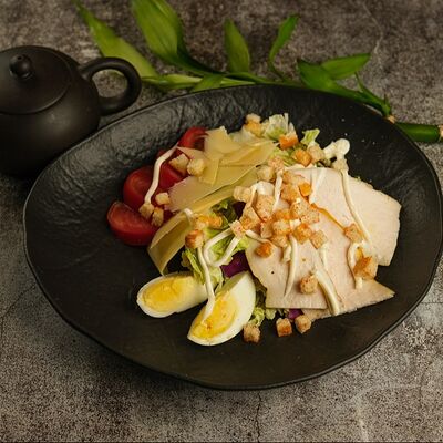 Цезарь с курицей в Zen по цене 440 ₽