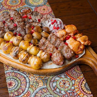 Ассорти Шашлыков из баранины, телятины и курицы в Дюшес по цене 2950