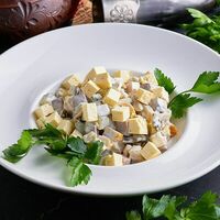 Салат из курицы с языком в Мясо & Хинкали