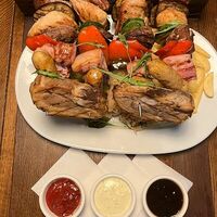 Мясо смешанное, на гвоздях в Гвоздь