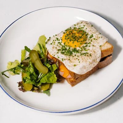 Крок-мадам в Эклерная по цене 720 ₽