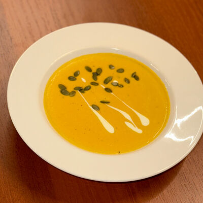 Суп тыквенный с трюфельным маслом в Моне по цене 450 ₽
