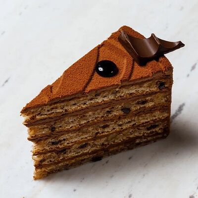 Торт орехово-шоколадный в Тирольские пироги по цене 250 ₽