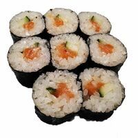 Классический ролл с лососем и огурцом в Sushi Maki