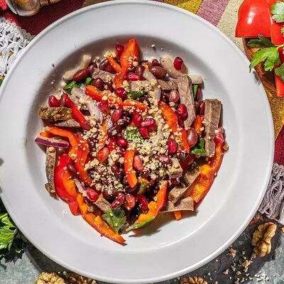 Салат Тбилиси с говядиной в Хачапури по цене 720 ₽